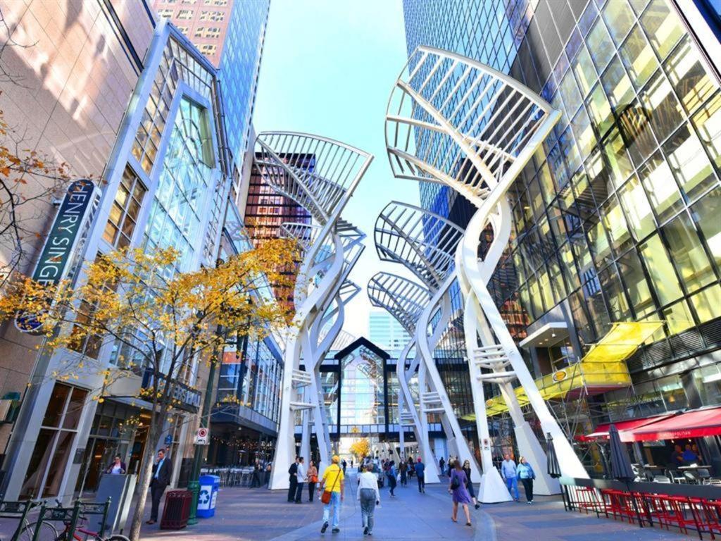 A Spacious Downtown 1-Bed Suite Calgary Exterior photo